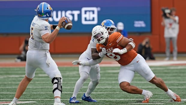 Texas Longhorns linebacker Trey Moor