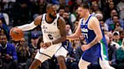 Lakers y Mavericks chocan por tercera vez en la temporada