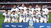 Estudiantes v River Plate - Torneo Liga Profesional 2021 - River lució la remera de Maradona.