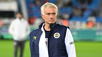 José Mourinho et le Fenerbahce pourraient recruter un joueur du FC Barcelone