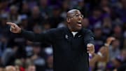 Nov 18, 2024; Sacramento, California, USA; Sacramento Kings head coach Mike Brown instructs his players against the Atlanta Hawks during the third quarter at Golden 1 Center. Mandatory Credit: Sergio Estrada-Imagn Images