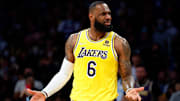 LeBron James y los Lakers perdieron ante Bucks