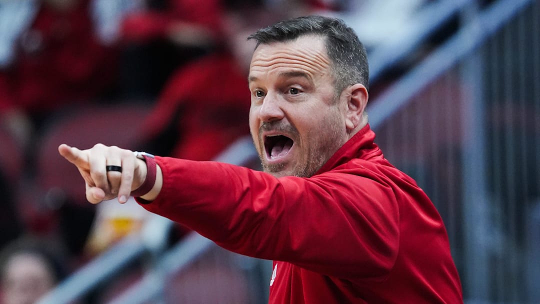 Louisville head coach Jeff Walz instructed his team against Clemson during their game at the KFC Yum! Center in Louisville, Ky. on Feb. 27, 2025.