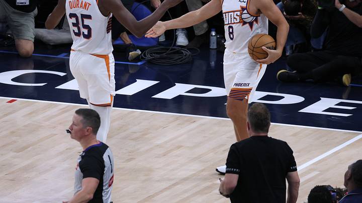 Phoenix Suns v Los Angeles Clippers