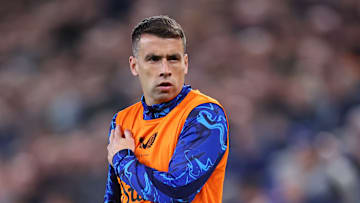 Seamus Coleman warming up against West Ham United at home. (29 Sep 2025)