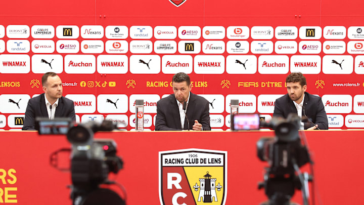 Le RC Lens connait un début d'été mouvementé. Le RC Lens connait un début d'été mouvementé.