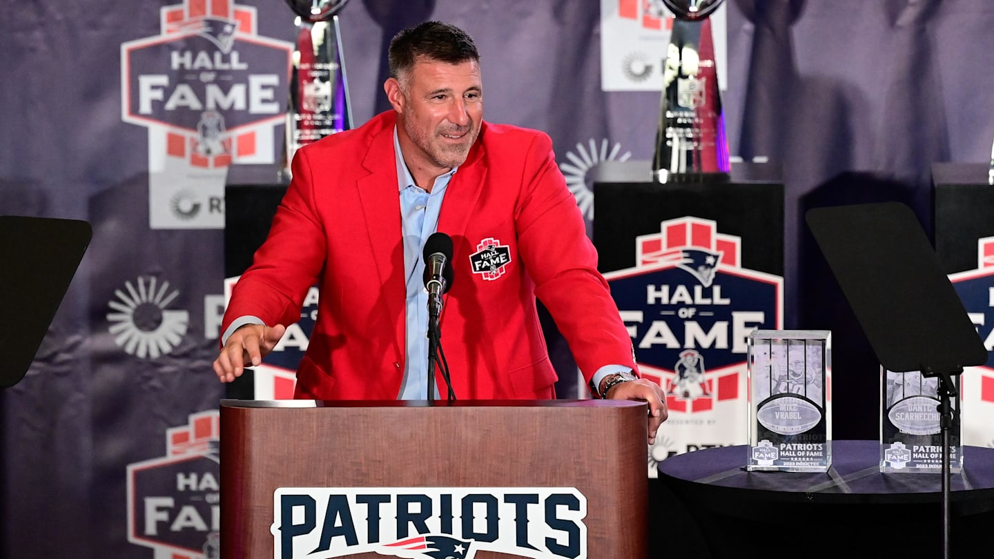 Mike Vrabel Leads Patriots to 5-2 Start, Earns Praise from NFL Legends
