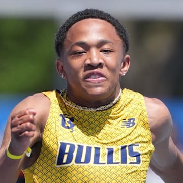 Apr 5, 2025; Gainesville, FL, USA; Quincy Wilson runs the anchor leg on the Bullis 4 x 100m relay during the Florida Relays at James G. Pressly Stadium. Mandatory Credit: Kirby Lee-Imagn Images