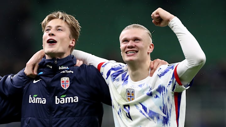 Haaland firmó un doblete y permitió que Noruega regrese a una Copa del Mundo, que no se daba desde 1998.