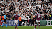 Die Eintracht bejubelt den Siegtreffer vor der eigenen Kurve