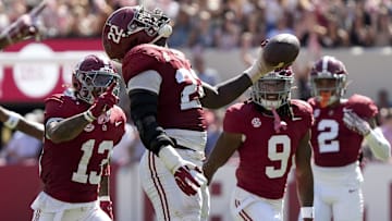 Alabama Crimson Tide defensive lineman LT Overton (22)
