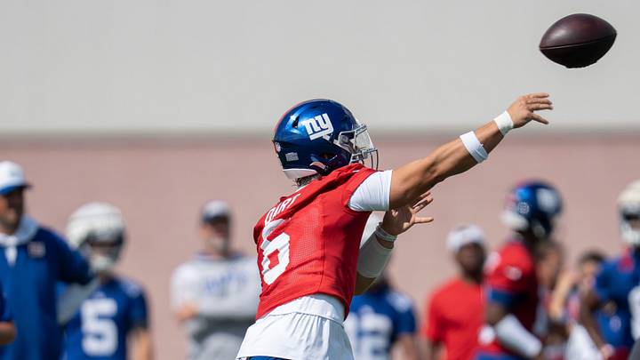 New York Giants quarterback Jaxson Dart (6) throws the ball during day one of the New York Giants training camp at Quest Diagnostics Giants Training Center in East Rutherford on Wednesday, July 23, 2025.