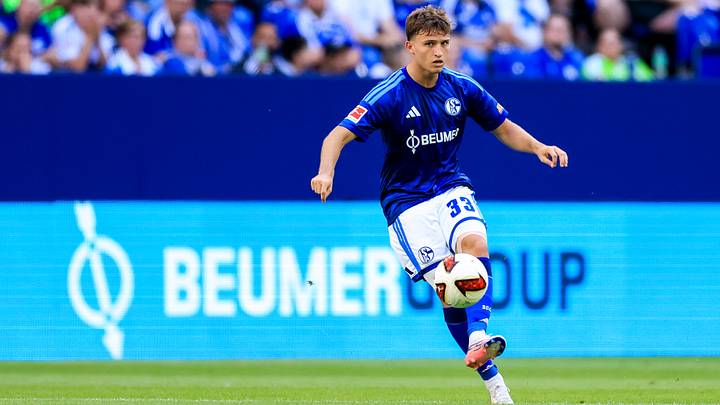 Vitalie Becker im Einsatz für den S04 Vitalie Becker im Einsatz für den S04