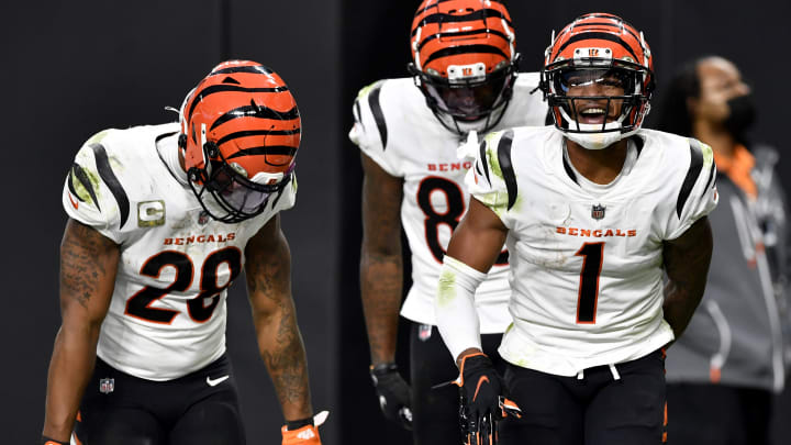 Pittsburgh Steelers vs Cincinnati Bengals prediction, odds, spread, over/under and betting trends for NFL Week 12 game. Pittsburgh Steelers vs Cincinnati Bengals prediction, odds, spread, over/under and betting trends for NFL Week 12 game.