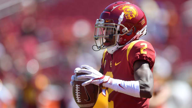  USC Trojans cornerback Ceyair Wright warms up before the game against the San Jose State Spartans.