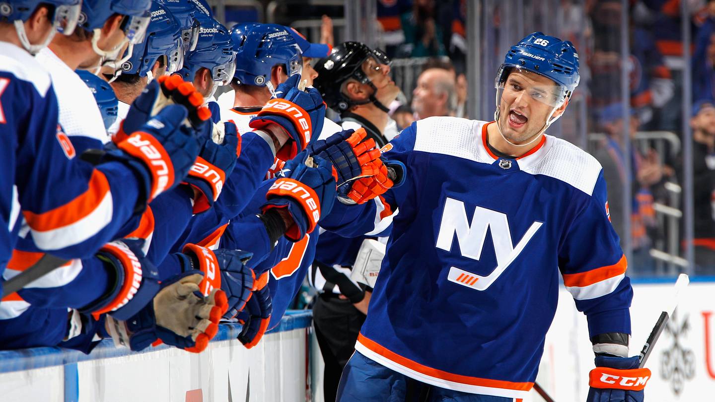 Report: NY Islanders extend qualifying offers to two RFAs; three non-tendered - Vimarsana News