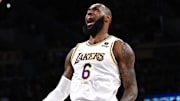 LeBron tuvo una notable actuación ante los Warriors con 56 puntos