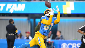 Los Angeles Chargers WR Mike Williams catches a 45-yard touchdown pass against the Denver Broncos.
