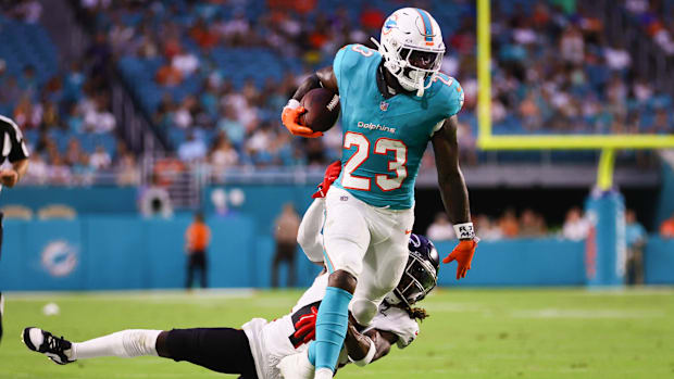 Miami Dolphins running back Jeff Wilson Jr.