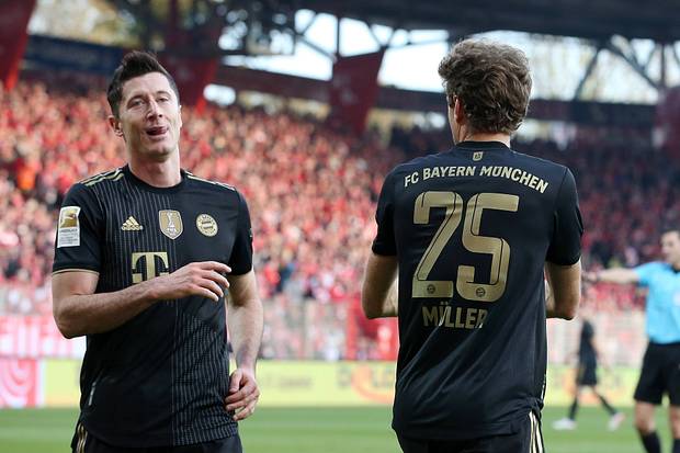 Bayern Munich paire Robert Lewandowski et Thomas Muller Bayern Munich paire Robert Lewandowski et Thomas Muller