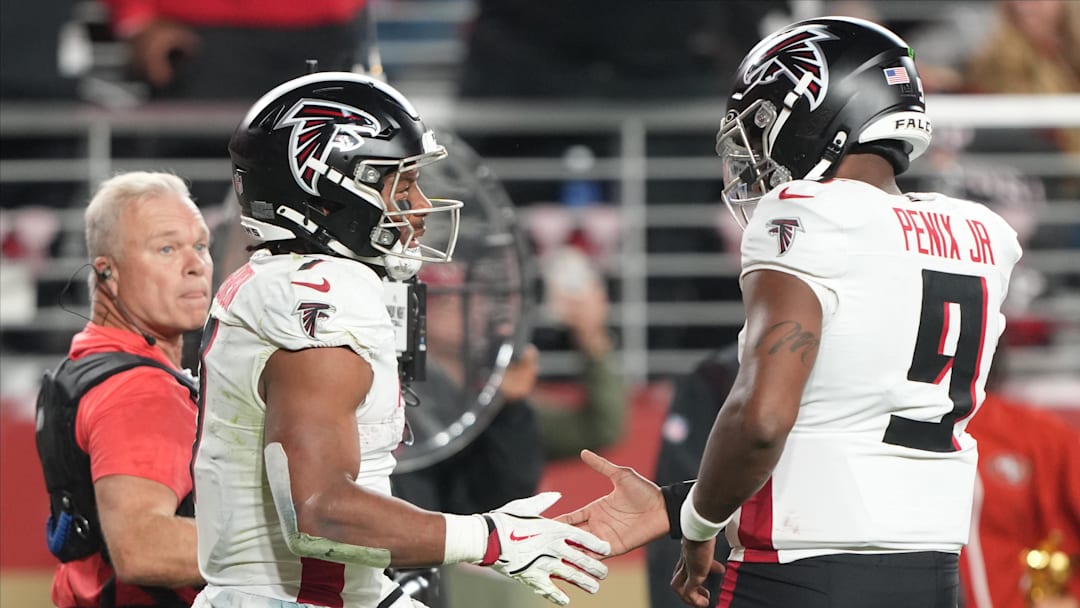 Oct 19, 2025; Santa Clara, California, USA; Atlanta Falcons running back Bijan Robinson (7) high-fives Atlanta Falcons quarterback Michael Penix Jr. (9) after a touchdown during the third quarter against the San Francisco 49ers at Levi's Stadium. Mandatory Credit: Darren Yamashita-Imagn Images Oct 19, 2025; Santa Clara, California, USA; Atlanta Falcons running back Bijan Robinson (7) high-fives Atlanta Falcons quarterback Michael Penix Jr. (9) after a touchdown during the third quarter against the San Francisco 49ers at Levi's Stadium. Mandatory Credit: Darren Yamashita-Imagn Images