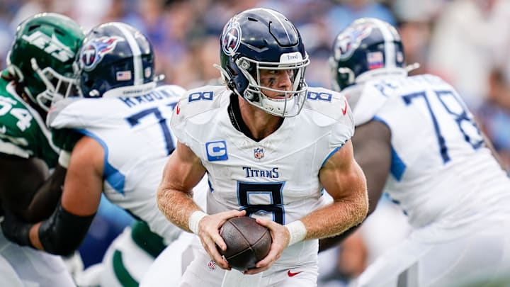 Tennessee Titans quarterback Will Levis looks to hand off a pass vs. the New York Jets.