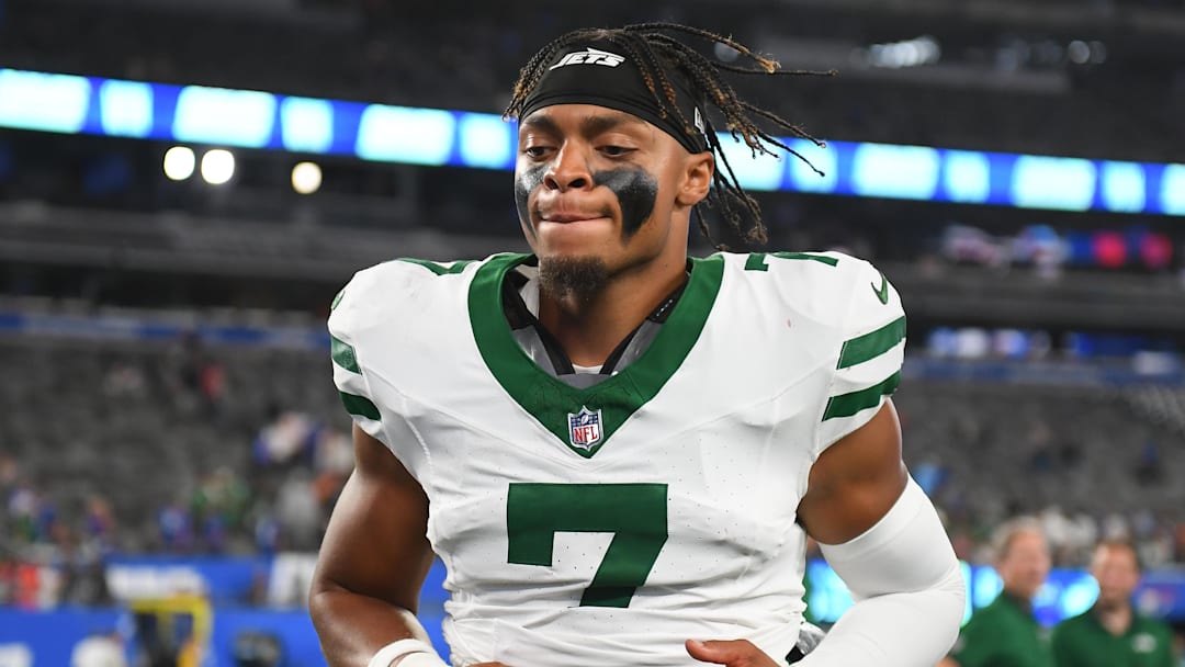 New York Jets quarterback Justin Fields 