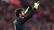 Liverpool segue na liderança da Premier League