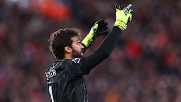 Liverpool segue na liderança da Premier League