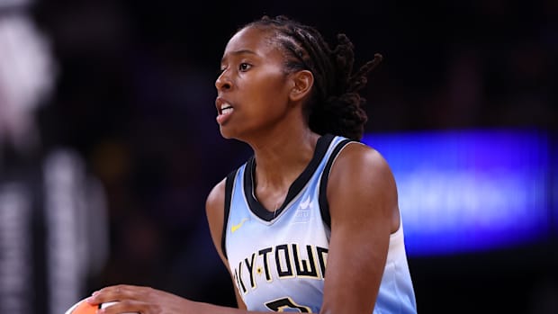 Chicago Sky guard Ariel Atkins against the Phoenix Mercury