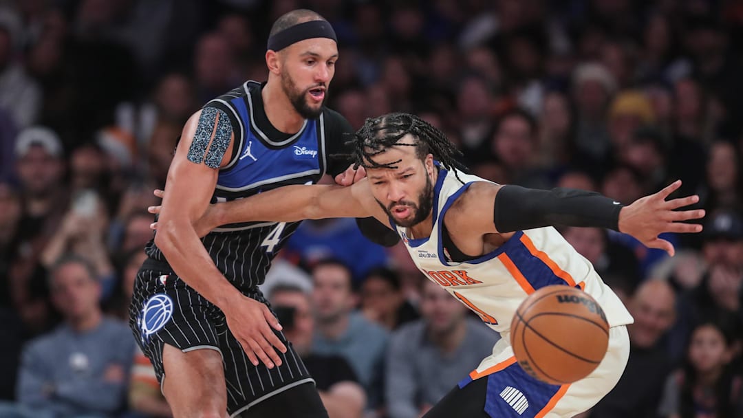 Dec 7, 2025; New York, New York, USA; Orlando Magic guard Jalen Suggs (4) knocks the ball away from New York Knicks guard Jalen Brunson (11) in the fourth quarter at Madison Square Garden. Mandatory Credit: Wendell Cruz-Imagn Images Dec 7, 2025; New York, New York, USA; Orlando Magic guard Jalen Suggs (4) knocks the ball away from New York Knicks guard Jalen Brunson (11) in the fourth quarter at Madison Square Garden. Mandatory Credit: Wendell Cruz-Imagn Images