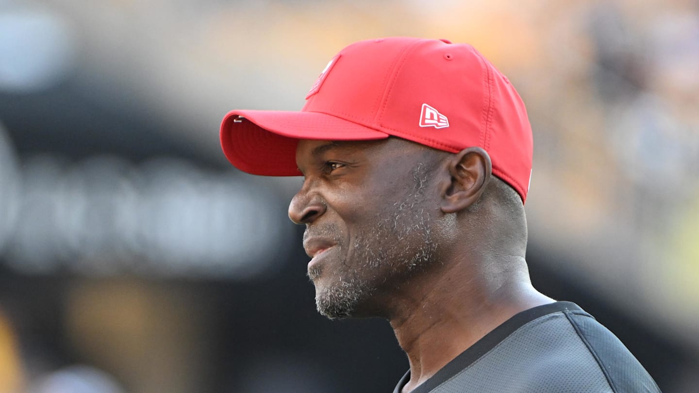 Buccaneers' Todd Bowles gives honest thoughts on Eagles' tush push thumbnail