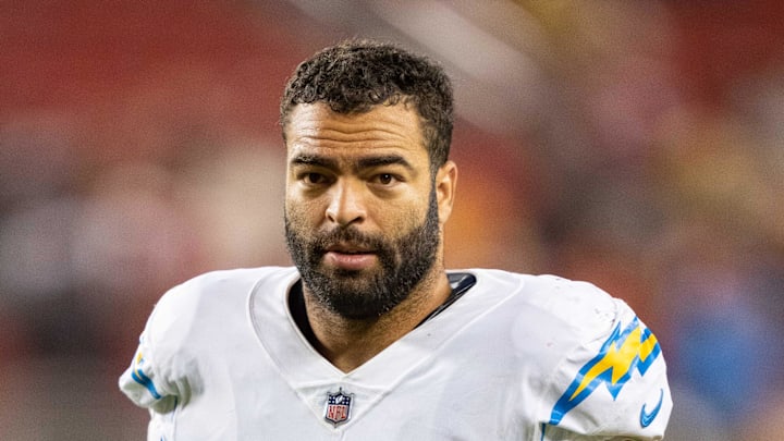 Los Angeles Chargers linebacker Kyle Van Noy (8)