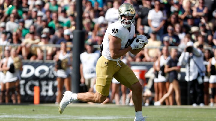 Notre Dame Fighting Irish tight end Eli Raridon (9) catches a pass Saturday, Sept. 14, 2024, during the NCAA football game against the Purdue Boilermakers at Ross-Ade Stadium in West Lafayette, Ind. Notre Dame Fighting Irish won 66-7.