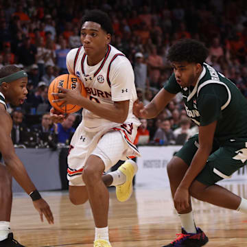 Auburn guard Tahaad Pettiford is one of the best point guards in the nation and returns to the Tigers despite a coaching change.