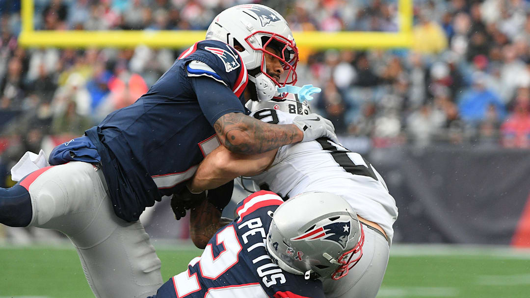 The cornerbacks were all too soft against the Raiders, allowing Geno Smith to have a huge game.