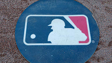 MLB 