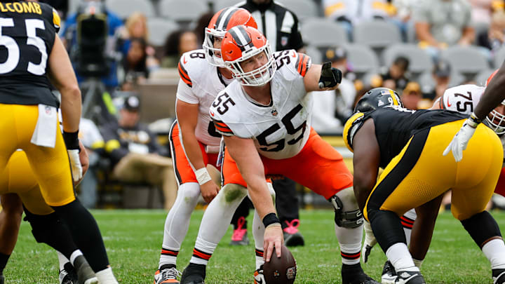 Cleveland Browns v Pittsburgh Steelers