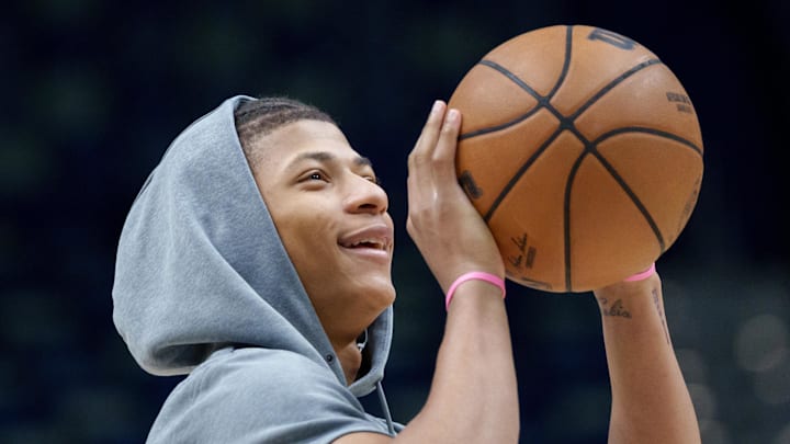 Feb 9, 2026; New Orleans, Louisiana, USA; New Orleans Pelicans guard Jeremiah Fears warms up before a game against the Sacramento Kings at Smoothie King Center. Mandatory Credit: Matthew Hinton-Imagn Images