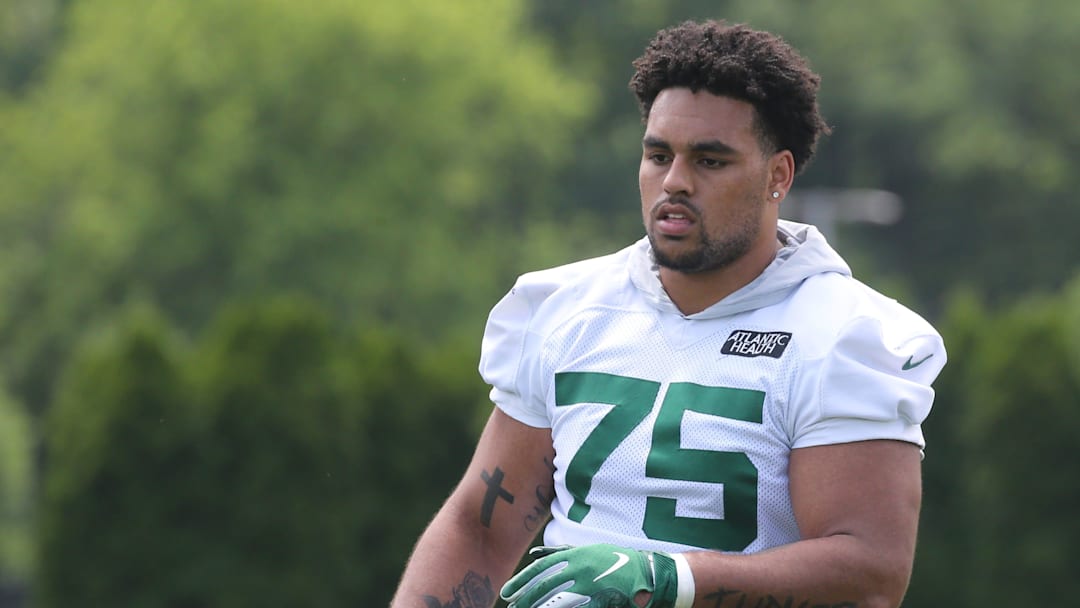 Offensive lineman Alijah Vera-Tucker as the New York Jets participate in OTA   s at their practice facility in Florham Park, NJ on June 10, 2021.

The New York Jets Participate In Ota S At Their Practice Facility In Florham Park Nj On June 10 2021