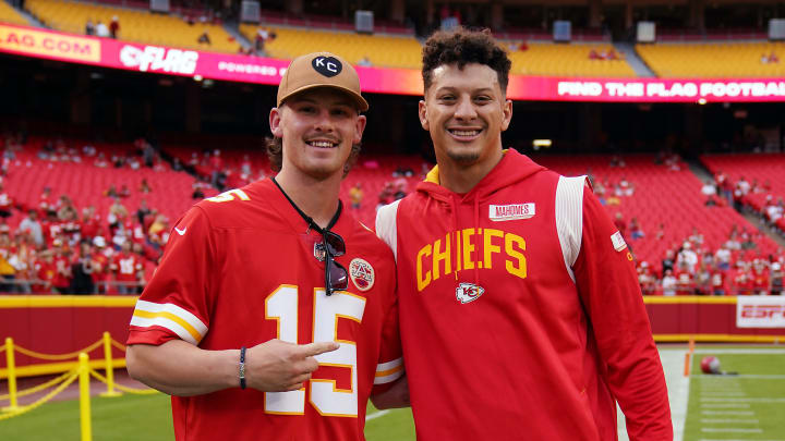 Kansas City athletes stick together