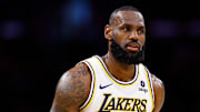 LeBron James tiene la opción de una campaña más con los Lakers