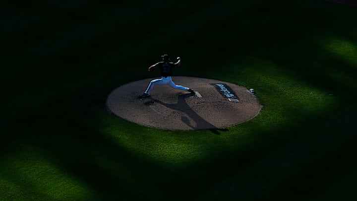 Tras detectarse movimientos sospechosos en lanzamientos de Cleveland Guardians, la MLB y operadores de apuestas establecen nuevas reglas.