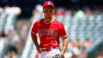 Los Yankees le dieron un contrato a Andrew Velazquez  