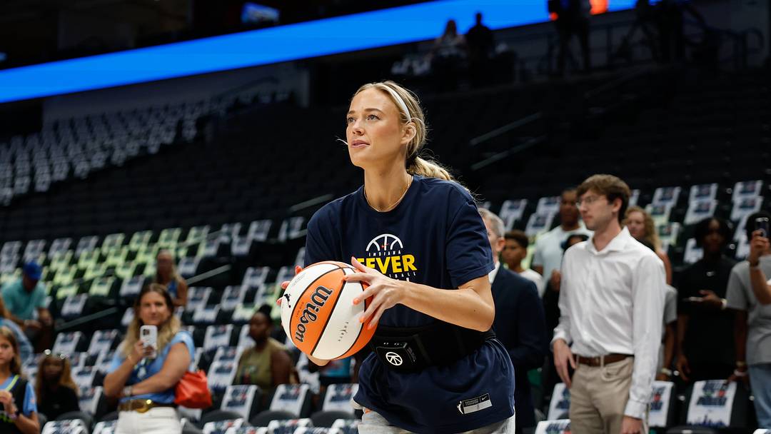 Aug 20, 2026; Dallas, Texas, USA; Indiana Fever guard Sophie Cunningham (8) during warmups before the game against the Dallas Wings at American Airlines Center. Mandatory Credit: Chris Jones-Imagn Images Aug 20, 2026; Dallas, Texas, USA; Indiana Fever guard Sophie Cunningham (8) during warmups before the game against the Dallas Wings at American Airlines Center. Mandatory Credit: Chris Jones-Imagn Images