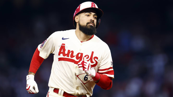 Angels' Anthony Rendon caught on video grabbing fan's shirt - Los