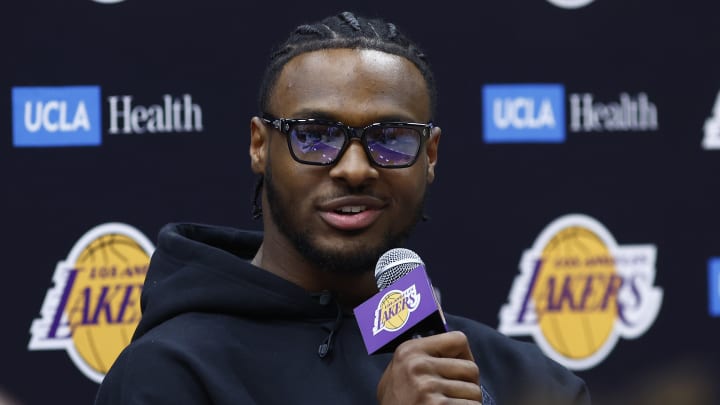 Bronny James planea quedarse toda la temporada en el roster principal de los Lakers