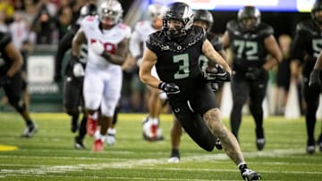 Oregon Ducks tight end Terrance Ferguson carries the ball for the Ducks as the No. 3 Oregon Ducks host the No. 2 Ohio State Buckeyes Saturday, Oct. 12, 2024 at Autzen Stadium in Eugene, Ore.