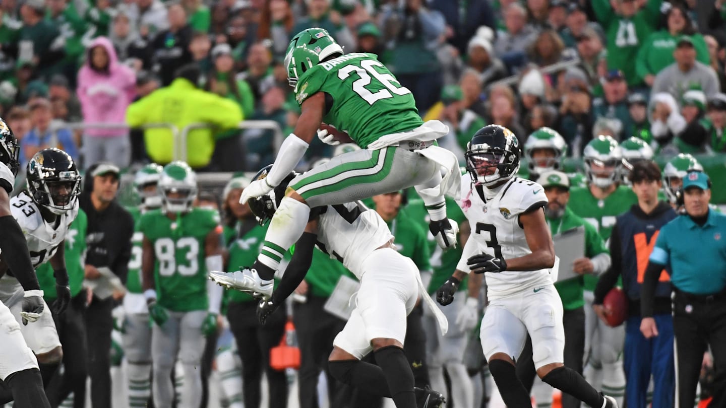 Saquon Barkley’s Backward Hurdle In Eagles Win Over Jaguars Is Talk Of NFL