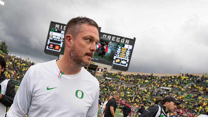 Oregon head coach Dan Lanning
